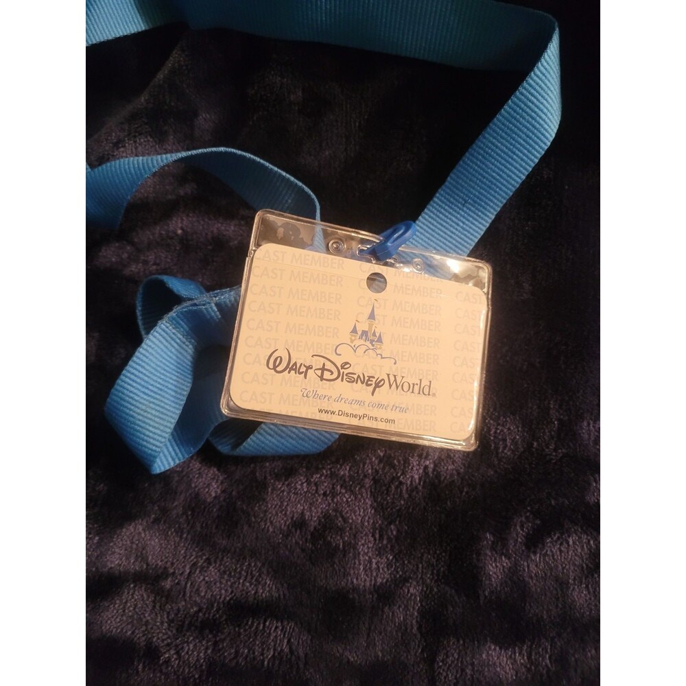 Walt Disney World Where Dreams Come True Cast Member Blue Pin Lanyard